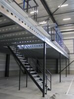 Intermediate floor on poles - Image 2