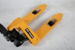 Hand pallet truck 2500 kg, forks 650 mm, I41632 - Image 6