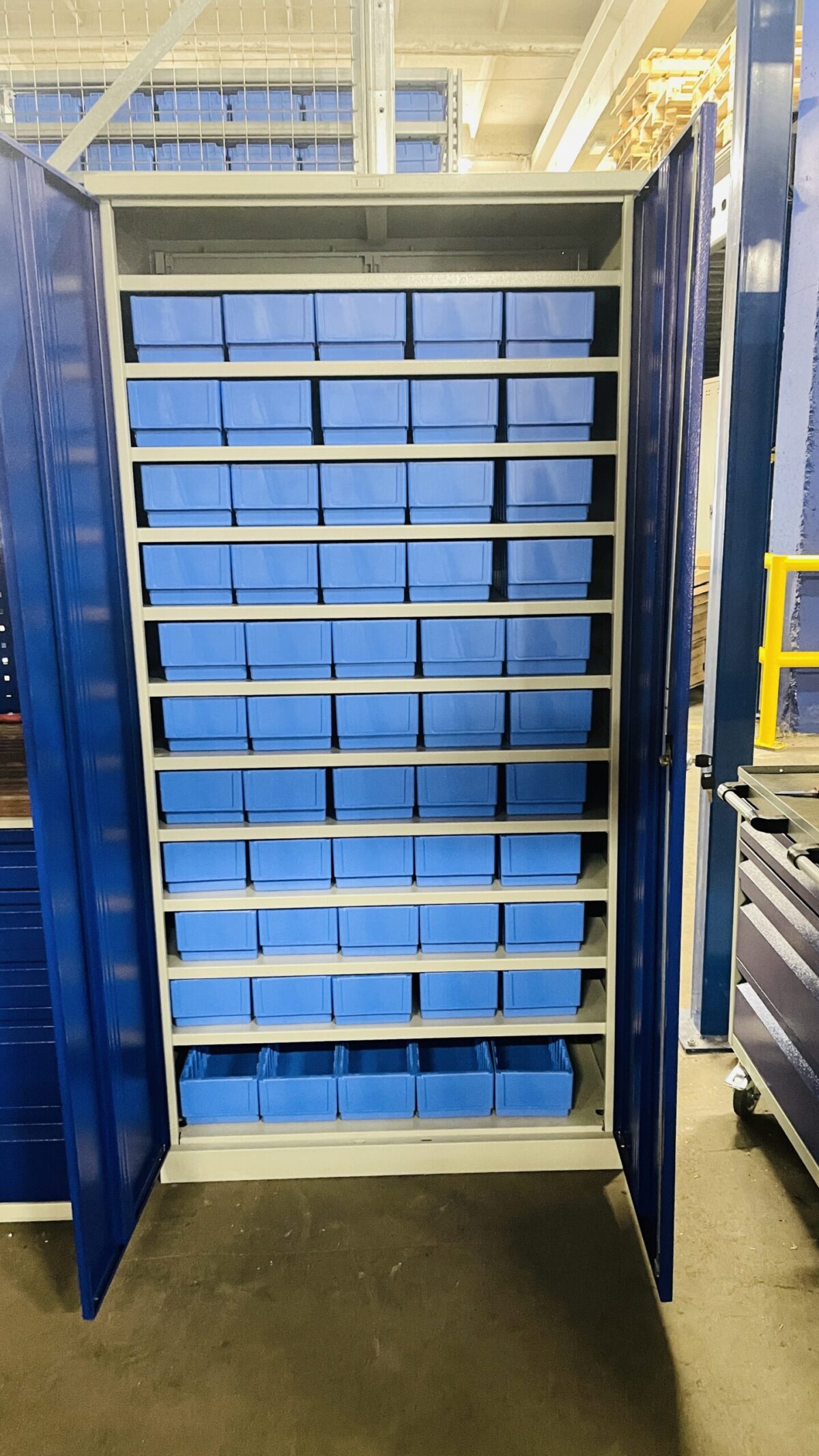 Tööriistakapp 1990x950x500 mm laokarpidega, 55 tk - Image 1
